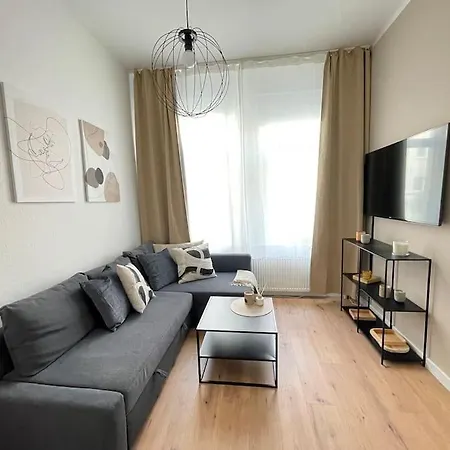 3 - - Private Parking - Mallibase *