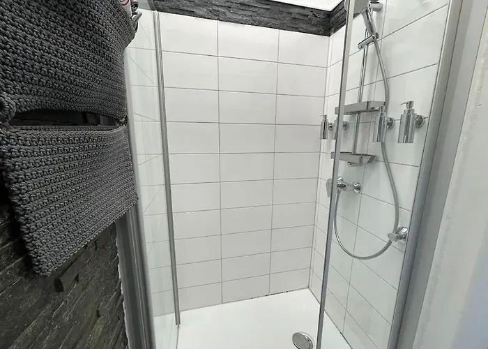 3 - - Private Parking - Mallibase * Hannover